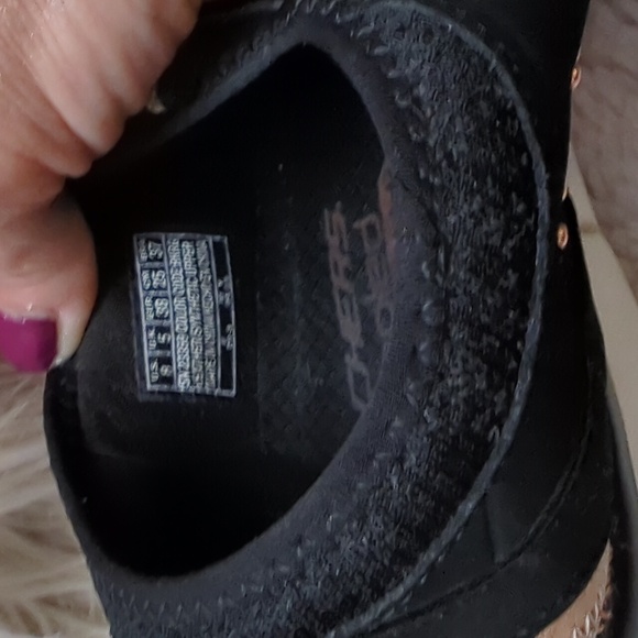 Skechers Black Sneakers with Suede Finish and Platform Sole - Picture 10 of 10